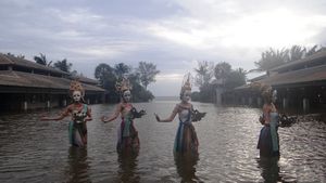 Dancers at timesahre resort