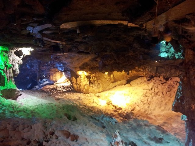 caves 3