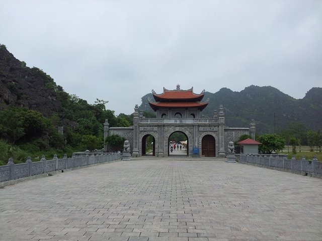 Entrance to Hoa Lu ancient capital