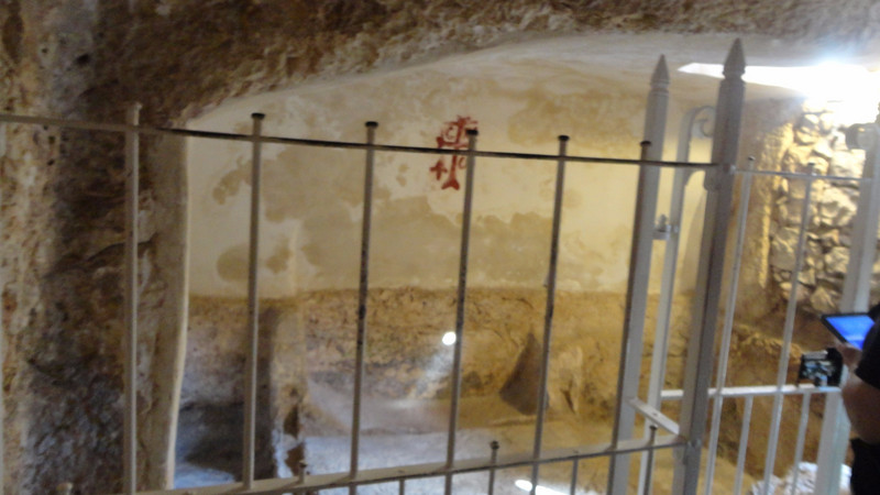 The inner chamber where the body is laid.