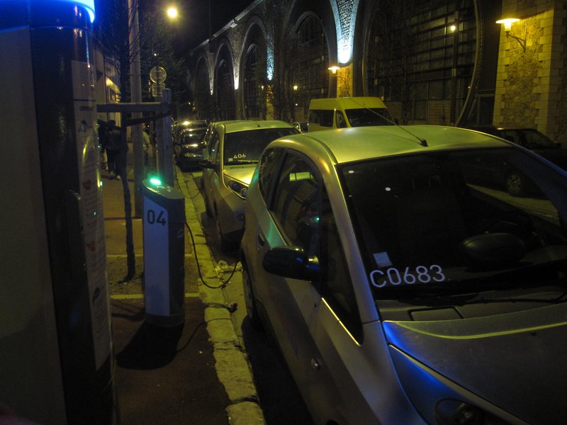 Electric cars in Paris