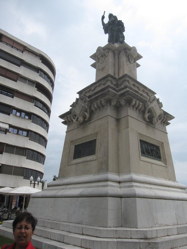 A monument to Roger de Lauriat