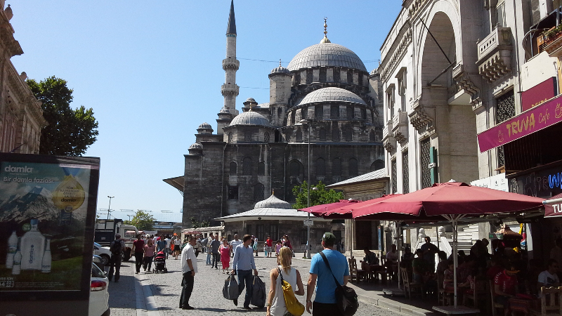 Street scene in the centre of Istanbul.