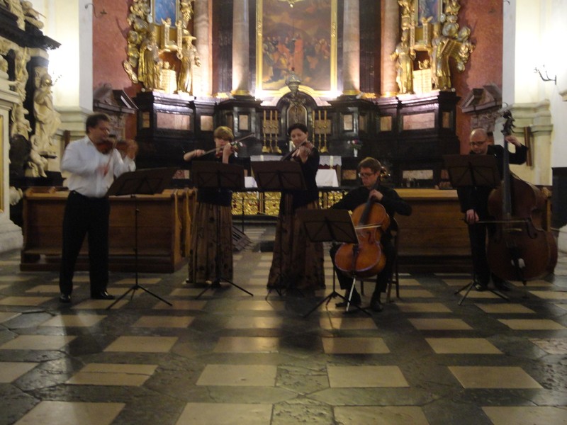Cracow Chamber Orchestra of Saint Maurice.