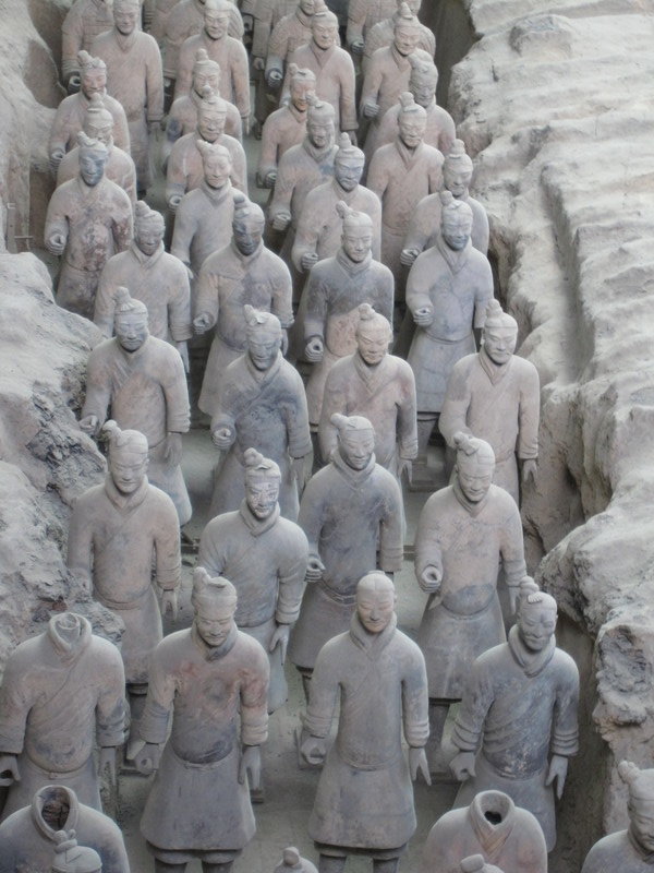 These seem to be foot soldiers in the Terracotta Army.