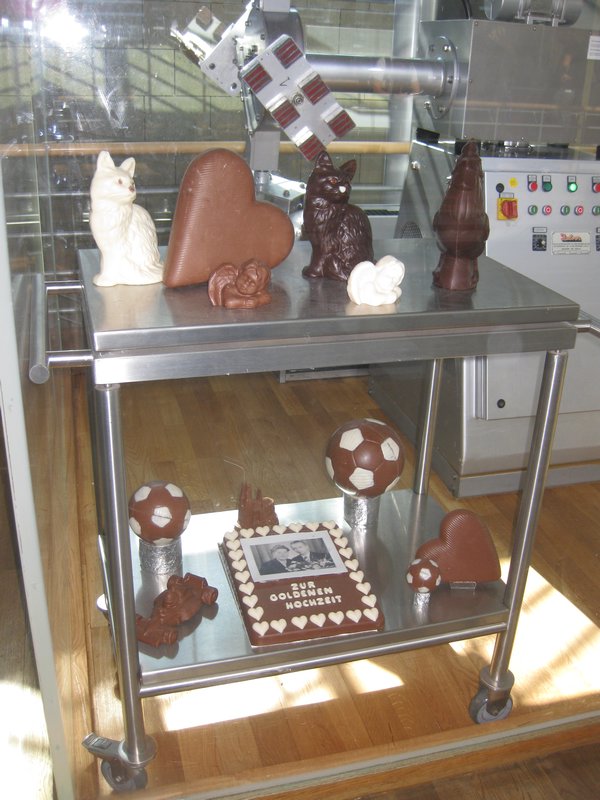 Hollow chocolate molds