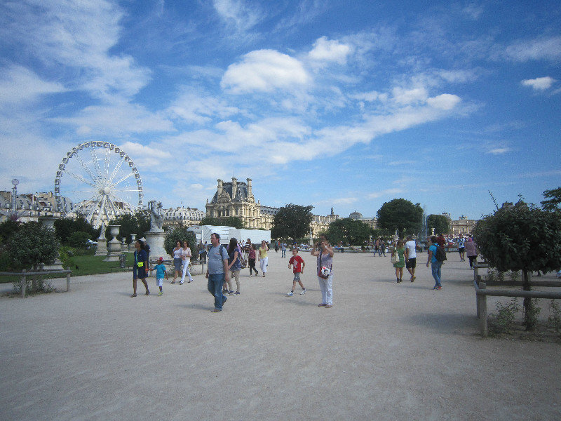 Tuileries, Approaching Louvre