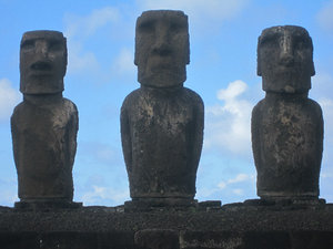 Moai Trio