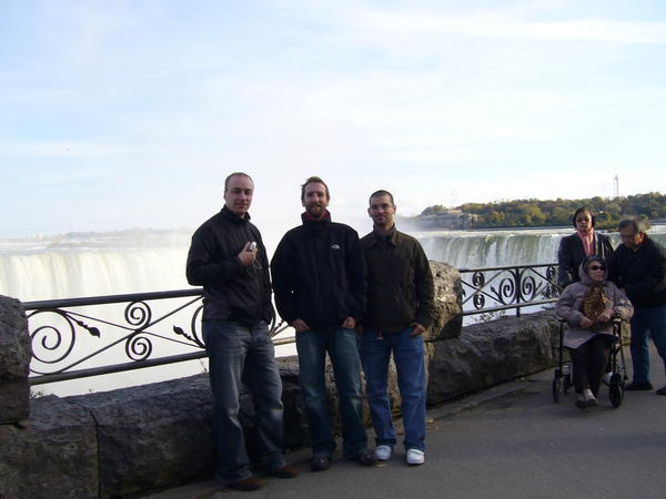 Us, the Falls and a random Chinese family