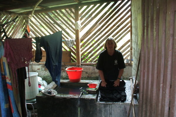 Doing the washing, San Andres de Pisimbala