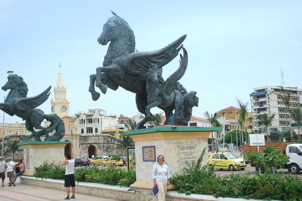 Cartagena statues