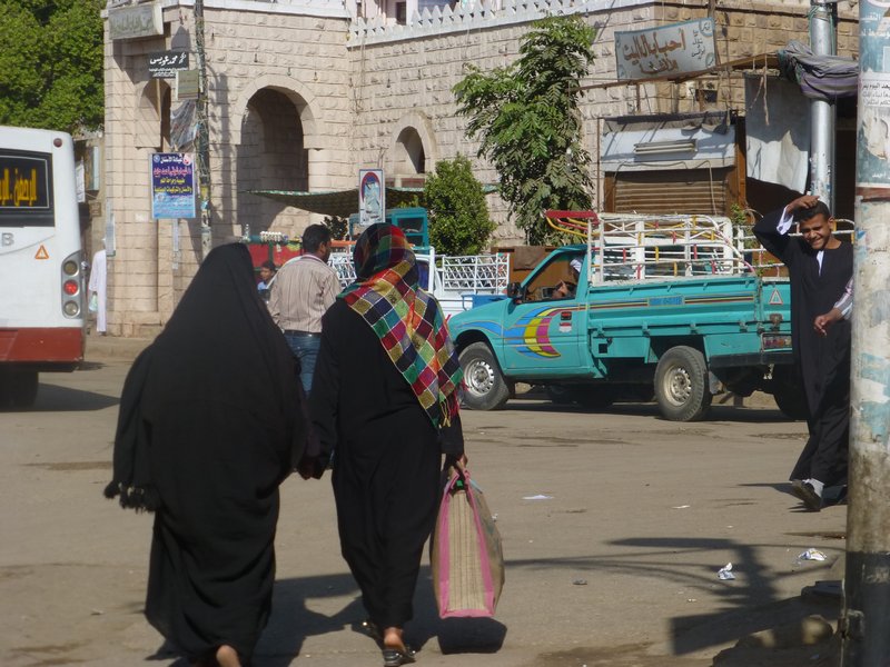 Intersting streets on the way to Edfu Temple (2)
