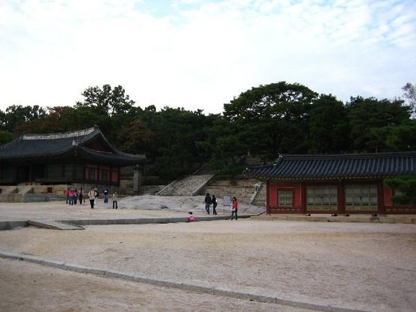  More shrines at Jongmyo