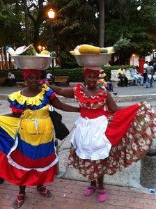 traditional Columbian outfits