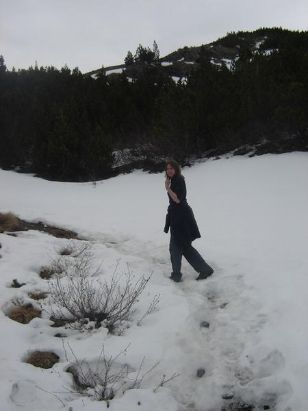 Gem tackles the snow climbing Mount Fyffe