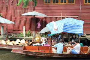 Damnoen Saduk Floating Market
