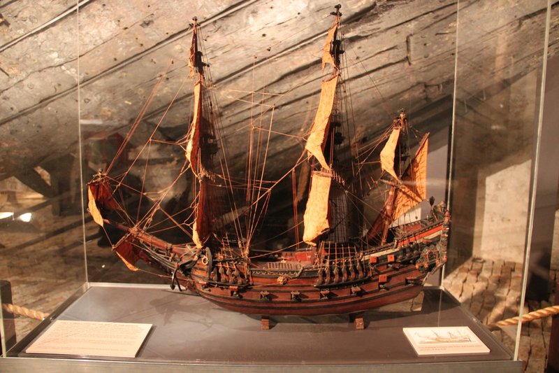 Be honest, you wanted to know what the Batavia ship looked like, didn't you?