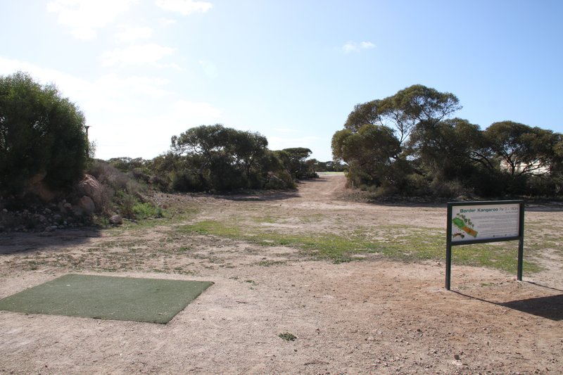 The tee of the "Border Kangaroo" hole on the Nullarbor Golf Links