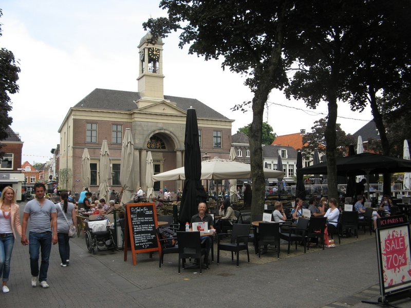 Relaxing in the Hardewijk town square