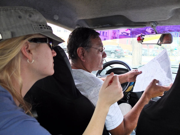 Navigating for the taxi driver in Spanglish.