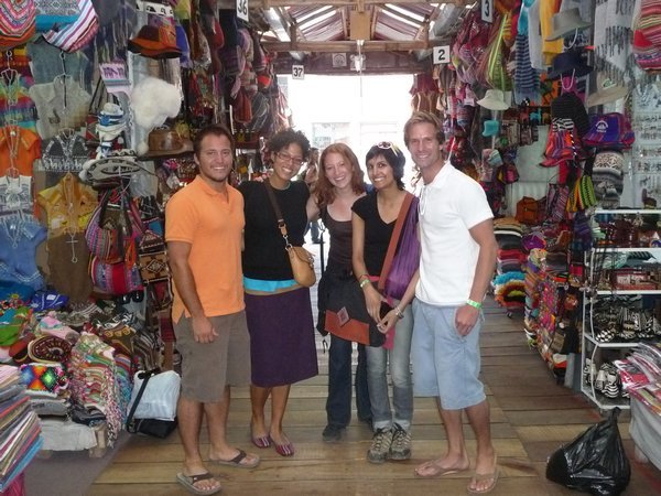 shopping in Cusco with los Americanos