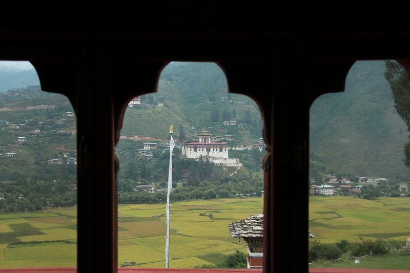 Room with a view - Paro Dzong through the window (4900x3267)