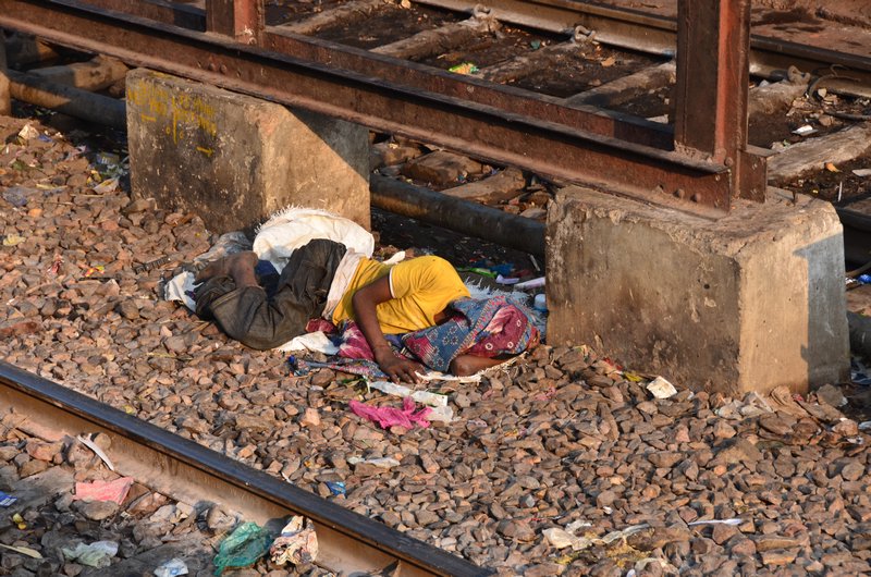 Rough sleepers Indian style - Delhi station