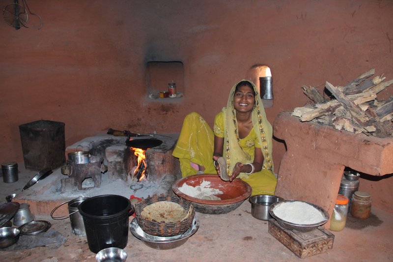 Lunch nearly ready - Bishnoi village (4900x3267)