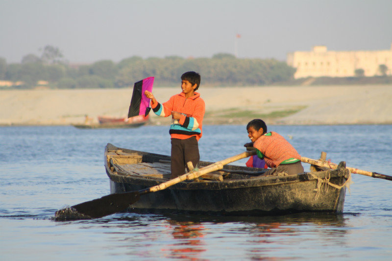 Kite runners Varanasi style