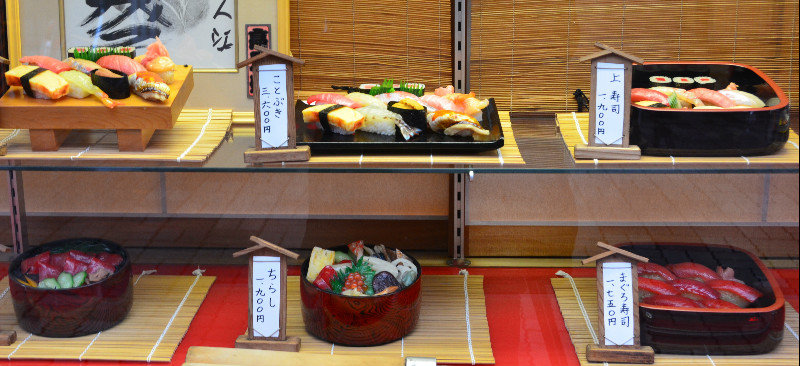Plastic food displays - a God send for foreigners