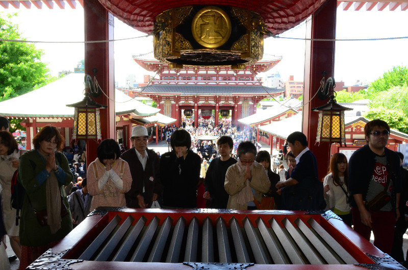 Sensoji Temple devotees