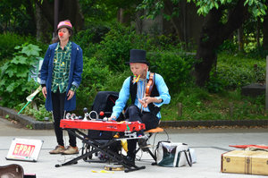 Ueno park street performers