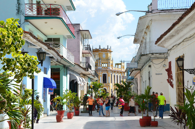 Sancti Spiritus Boulevard with colonial department store at the end