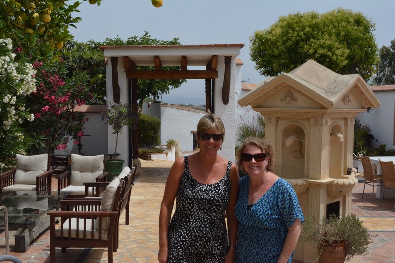 Our friend Ann (from the US) who we met travelling Jordan 5 years ago - bumping into her here  - Alhuarin de la Torres