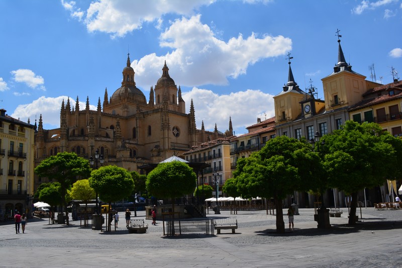 Plaza Mayor & Cathedral - Segovia