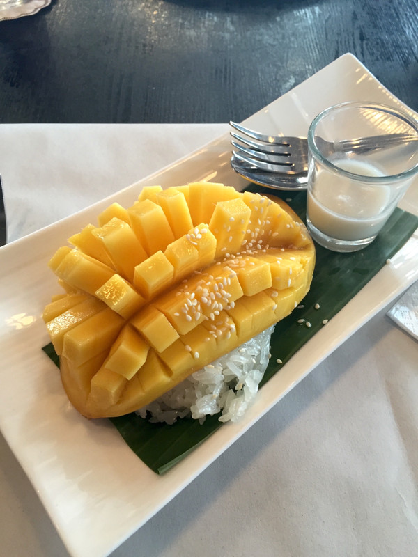 Mango with sticky rice pudding - Fabulous