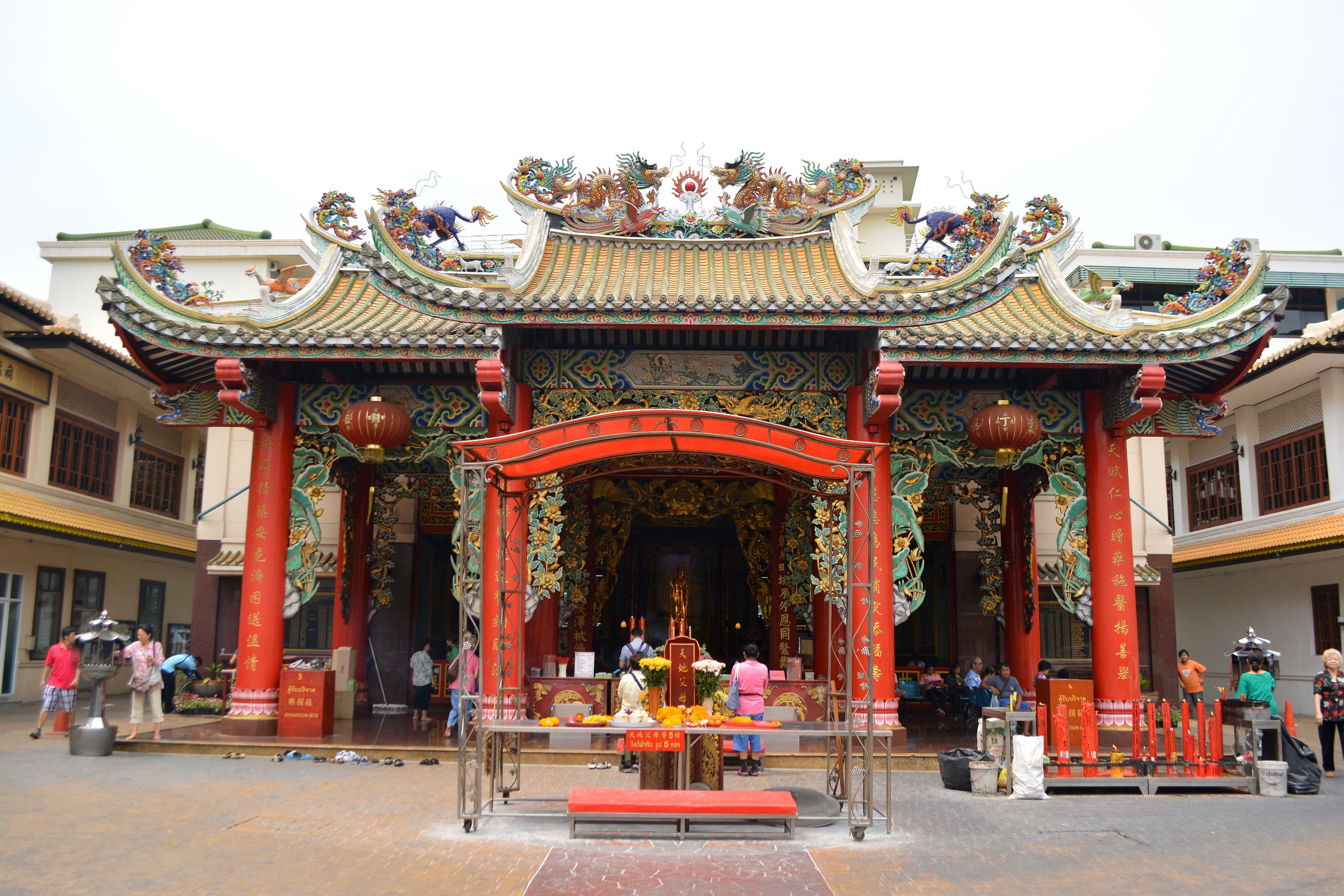 temple-in-chinatown-bangkok-photo