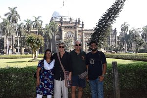 With our hosts - Madhuri & her son Swapnil in front of the Mumbai Museum