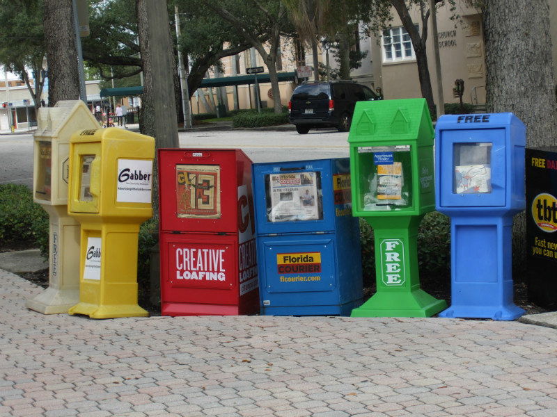 I find these newspaper boxes (which u find everywhere in US) cute :)