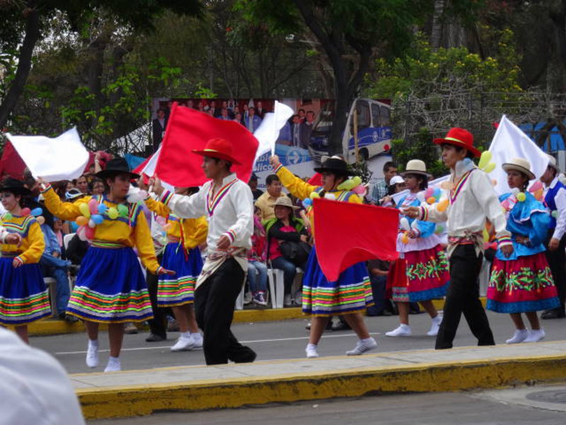 Trujillo - Dancers in the parade 2