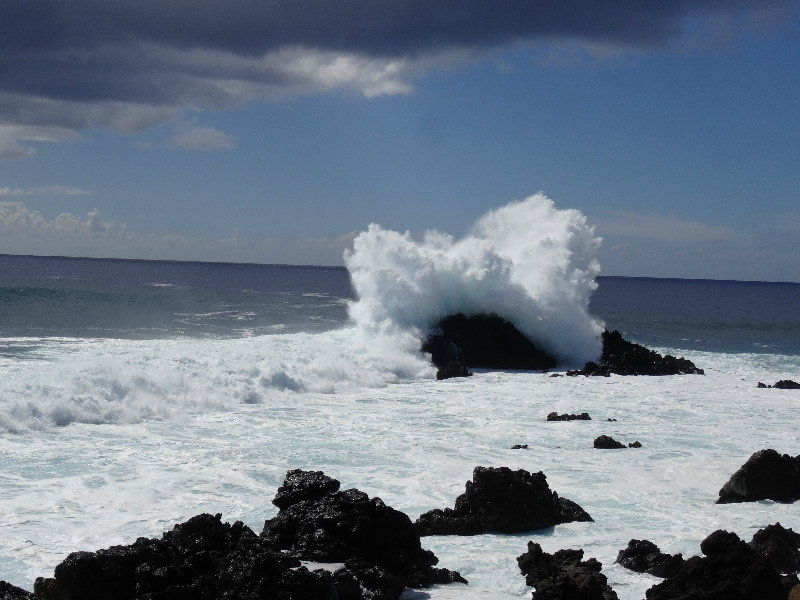 wild Rapa Nui waves