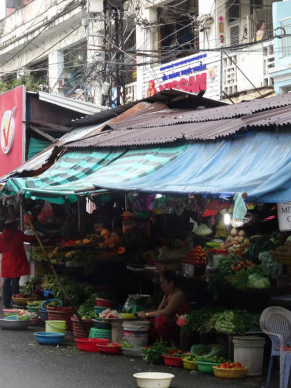 HCMC - fruit vendor