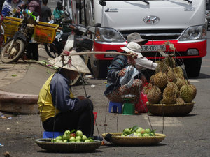 Street vendors in Da Lat
