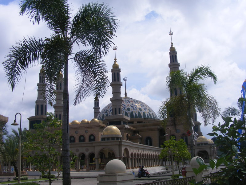 The huge mosque in Samarinda