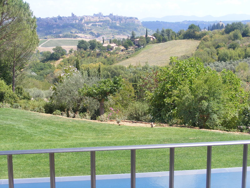 View over the pool at John's to Orvieto