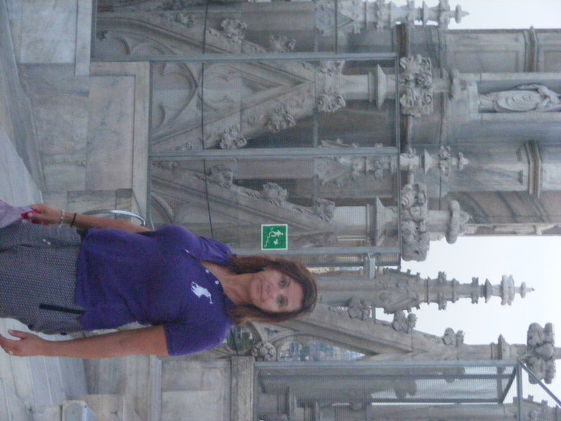 Tina on the roof of il duomo