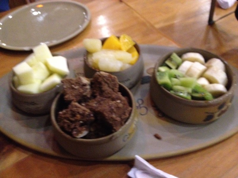 Fruit and brownies to dip in fondue