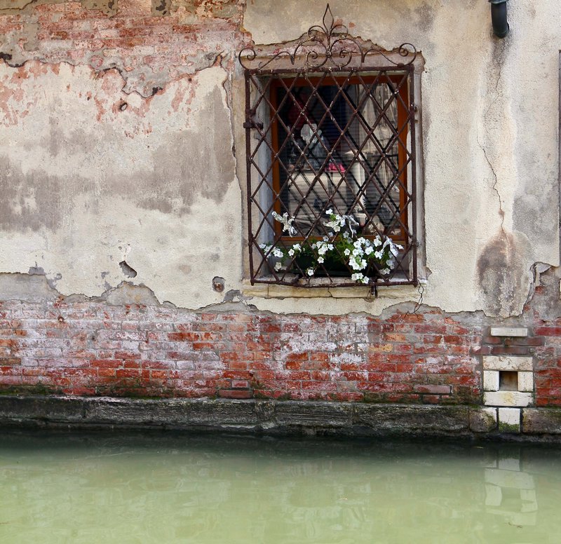 window on the canal 