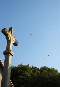 Cross and paragliders 