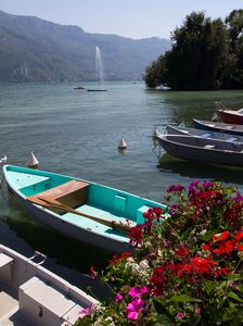 Lake Annecy and its boats 